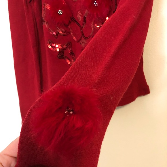 🦀2/$25 NWT! European Sequin Feather Sweater! - Picture 5 of 10
